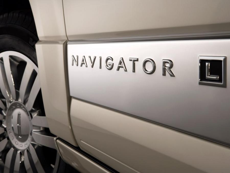  Lincoln Navigator L 2006 года  (фото 18 из 50)